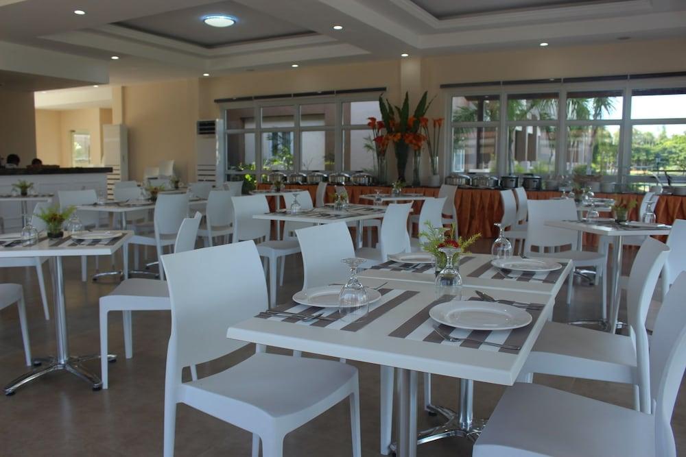 Sotogrande Iloilo Hotel Eksteriør billede